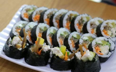 熙顺紫菜包饭寿司加盟优势大，加盟费仅需5-10万