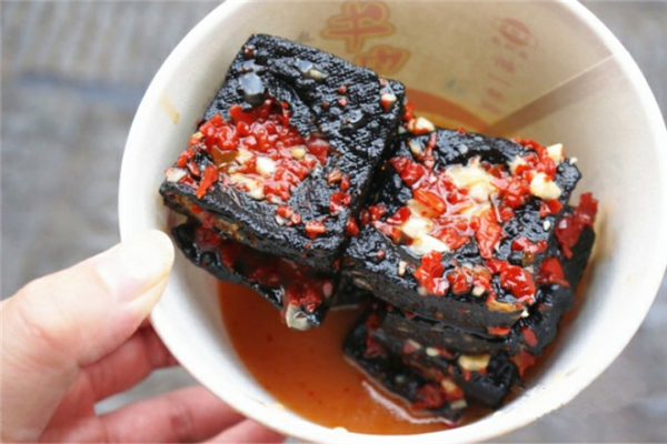 上海怎么加盟长沙臭豆腐，需要投资多少钱？