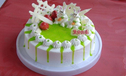 西安生日蛋糕做法培训，哪里可以学做生日蛋糕技术？