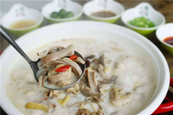 煲大王老砂锅猪肚鸡