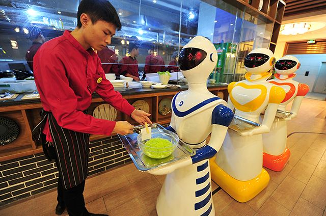 机器人在餐饮行业替代人力为时尚早