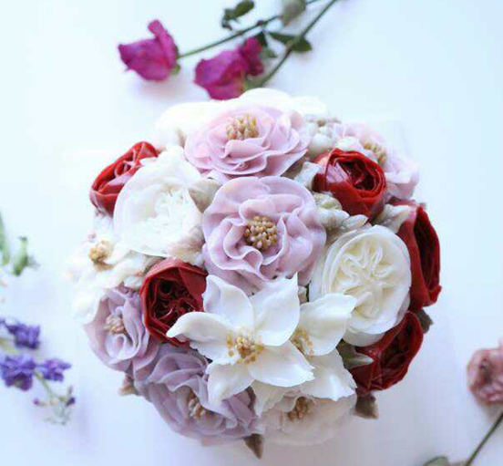 最美的花开在最美的蛋糕