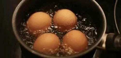 煮鸡蛋到底用冷水还是用热水