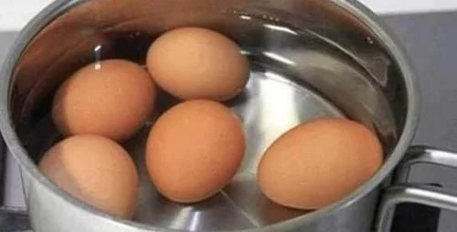 煮鸡蛋到底用冷水还是用热水