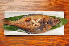 加盟江边城外烤鱼打造经典美食，创造致富传奇