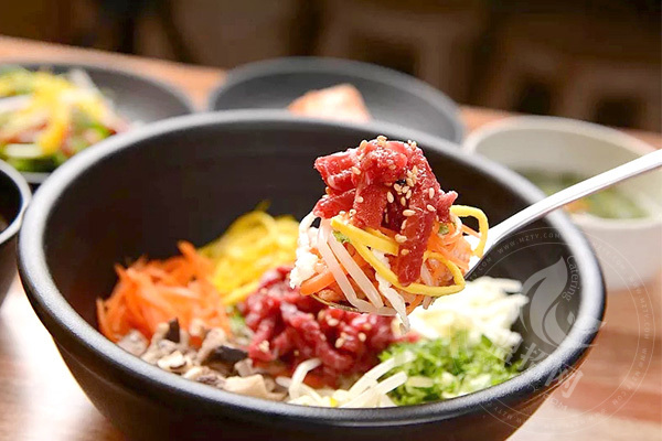 韩式石锅饭加盟