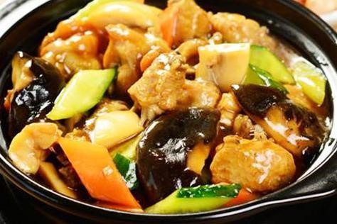 巧仙婆砂锅焖鱼饭快餐