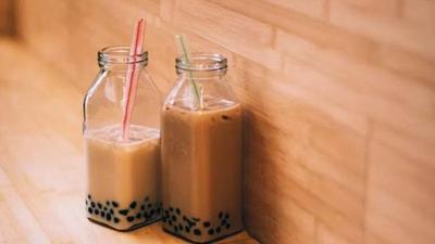 网红奶茶生产黑幕曝光：肮脏、廉价、比地沟油还恶心！